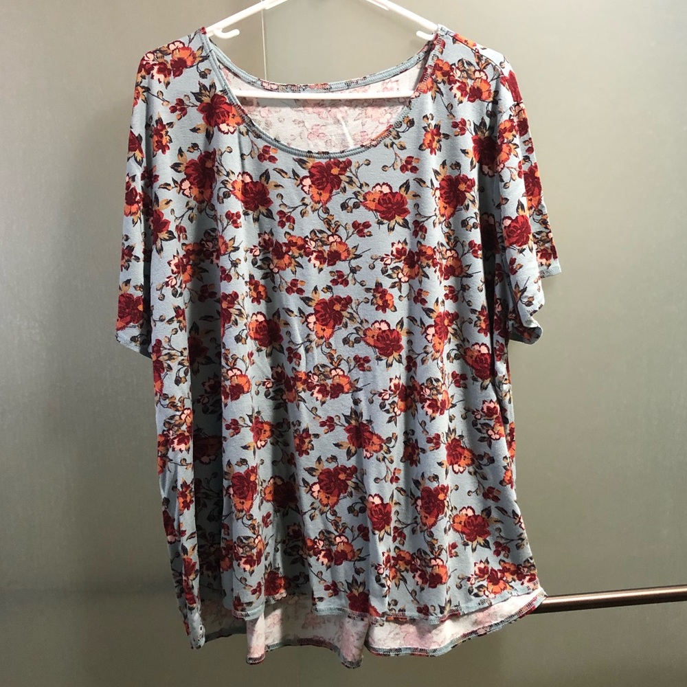 GUC Maurices plus size 3 24/7 floral tee